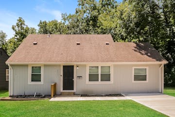 2411 East 77th St Kansas City, MO 64132